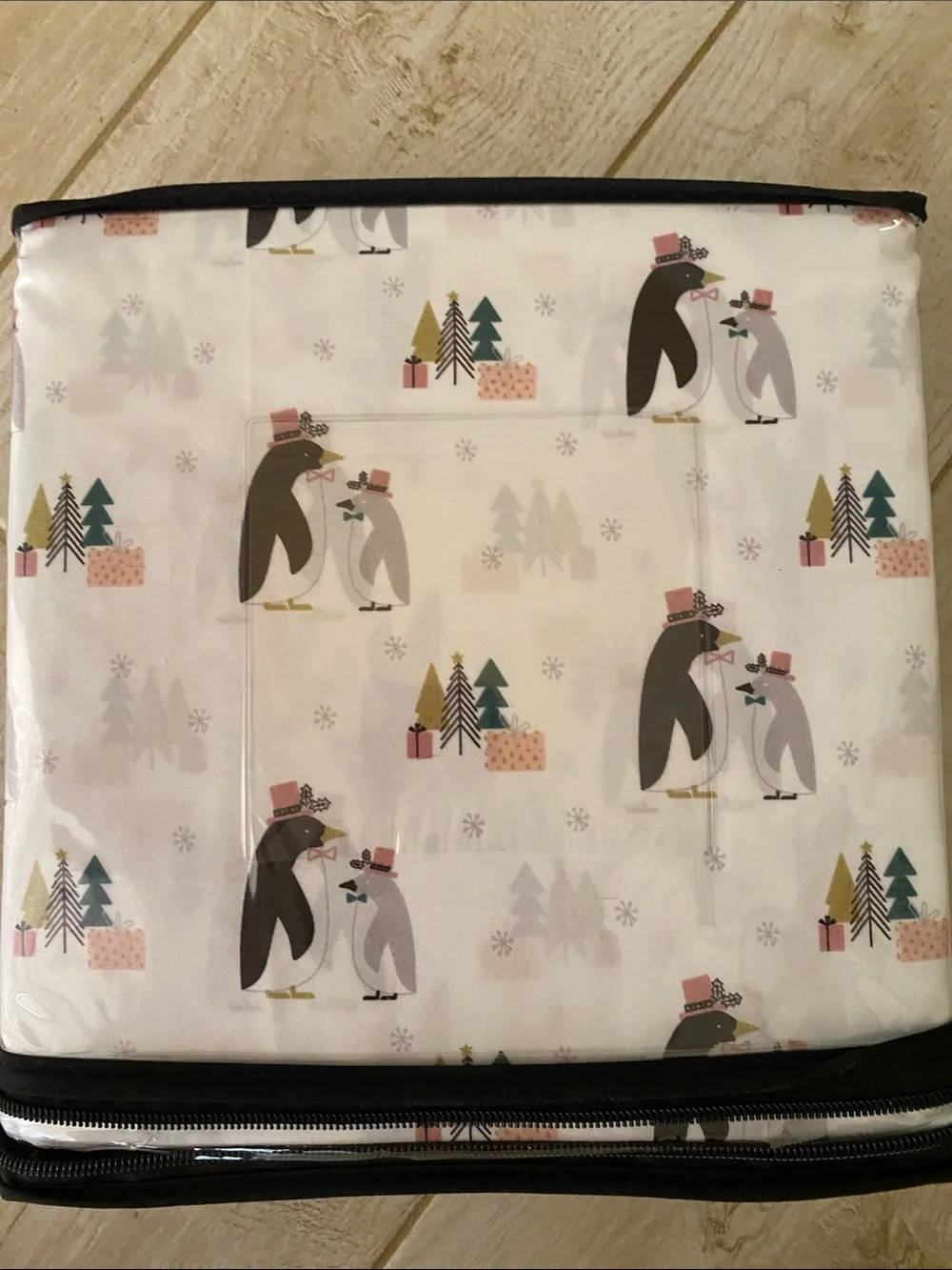 2/$30 deal! Queen sheet set Cynthia Rowley Penguins